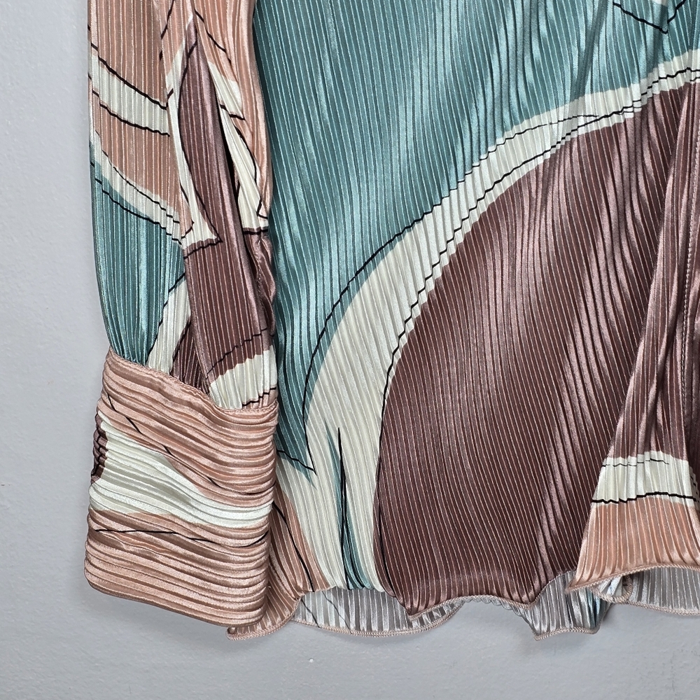 PrettyLittleThing Stone Abstract Print Plisse Frill Hem Shirt Dress Oversized 10 - Picture 9 of 16